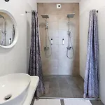 Plage-on Panzio Bed & Breakfast 4*