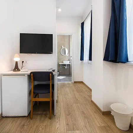 Plage-on Panzio فندق مبيت وإفطار 4*