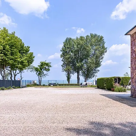 Plage-on Panzio B&B Siófok